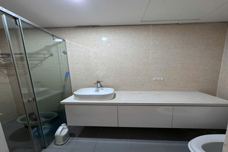 Căn hộ có ban công, thoáng sáng, phù hợp gia đình trẻ hoặc để ở lâu dài tại goldmark city 136 hồ