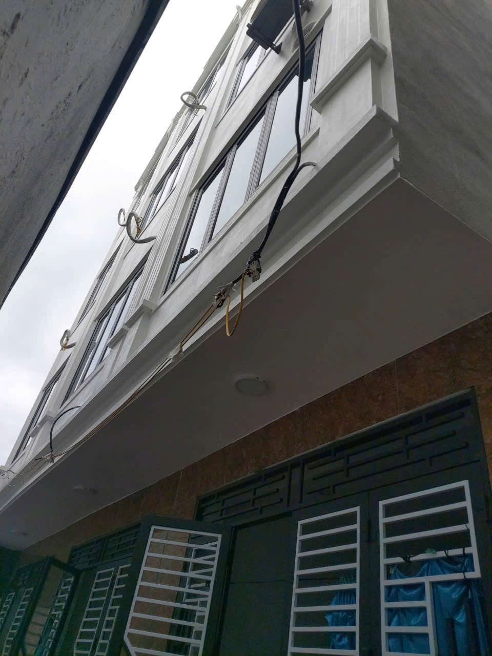 Nhà Đa Sỹ Thiết Kế Lệch Tầng 4 Tầng - 6 Phòng - Giá 6.9 Tỷ