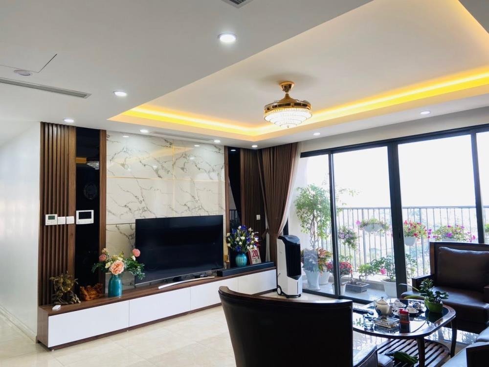 Bán Căn 3PN Vinhomes D’Capitale View Hồ - Giá Chỉ 12.x Tỷ