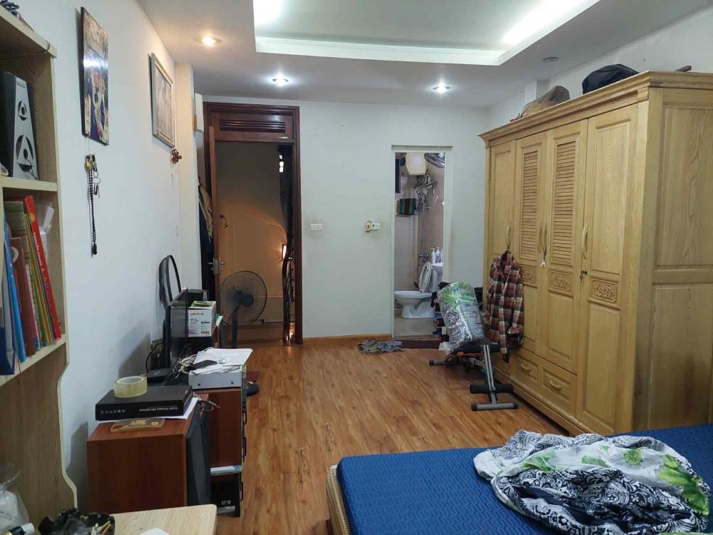 Nhà Hồ Ba Mẫu - 33m2, 6 Tầng, Giá 10 Tỷ - Vị Trí Đắc Địa