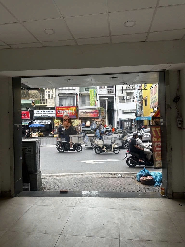 Cho Thuê Nhà Mặt Tiền Quận 8 - Gần Cầu Nguyễn Văn Cừ - 70 Triệu/Tháng