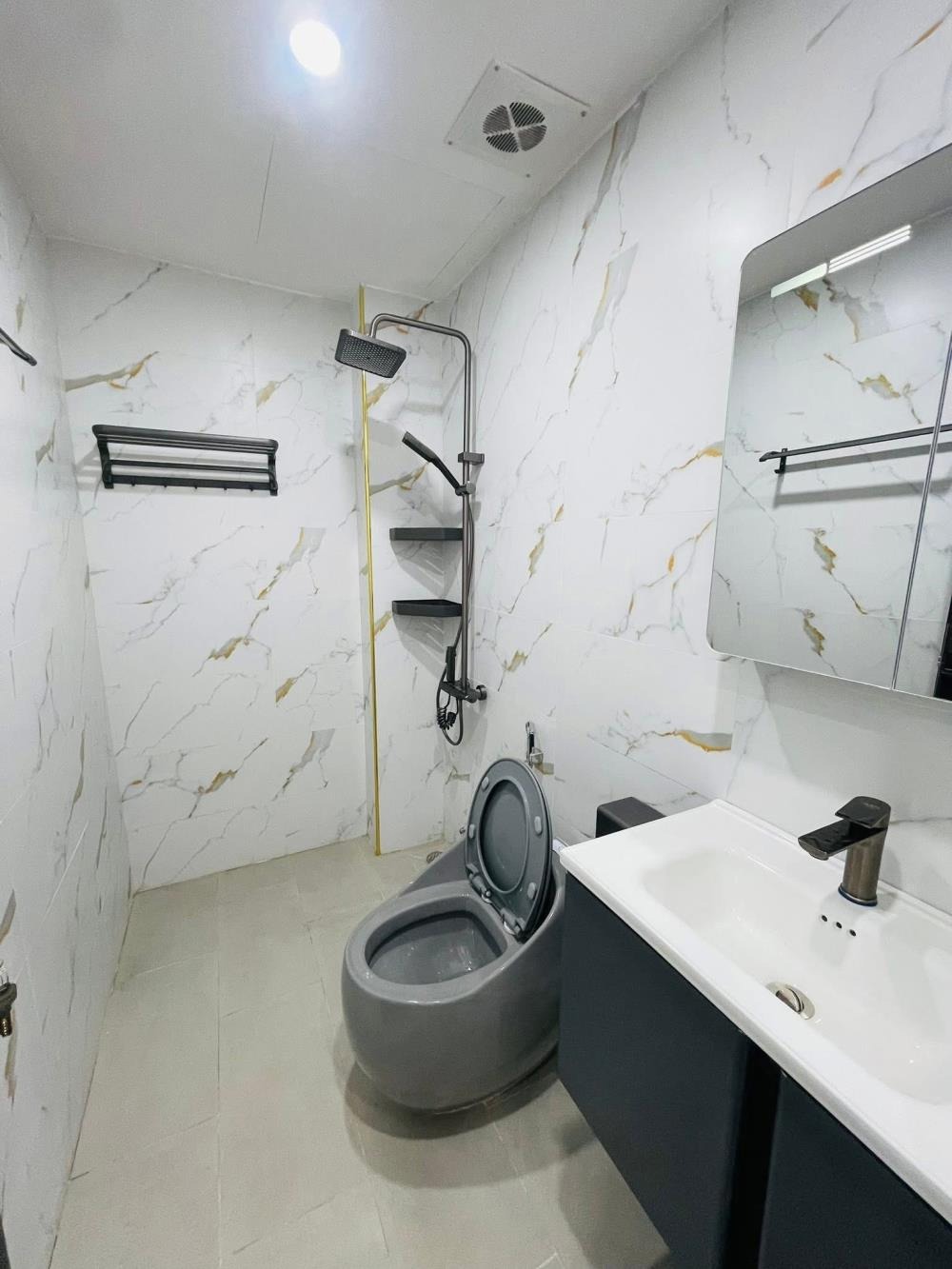 Nhà Tây Hồ 6 Tầng, 51m² - 13.7 Tỷ - Gần Hồ Tây, Ô Tô Tránh