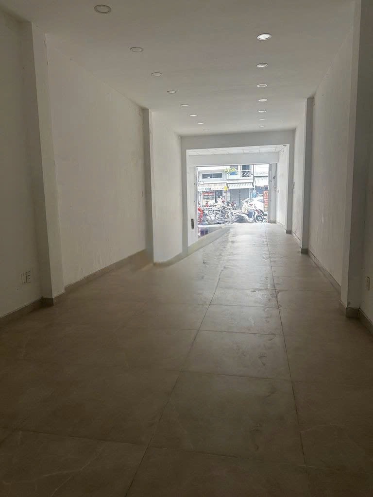 Cho Thuê Nhà Mặt Tiền Quận 8 - Gần Cầu Nguyễn Văn Cừ - 70 Triệu/Tháng