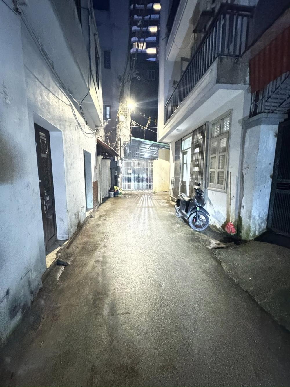 Nhà Đẹp Đỗ Nhuận 32m² - 5 Tầng - 7.7 Tỷ - Ngõ 4m - Gần Công Viên Hòa Bình