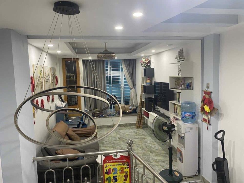 Nhà Đẹp Đỗ Nhuận 32m² - 5 Tầng - 7.7 Tỷ - Ngõ 4m - Gần Công Viên Hòa Bình