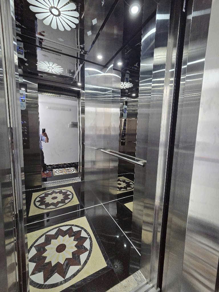 Bán nhà 5 tầng Tô Hiến Thành, 53m2, 12.5 tỷ - Xe Hơi Thông, Full Nội Thất