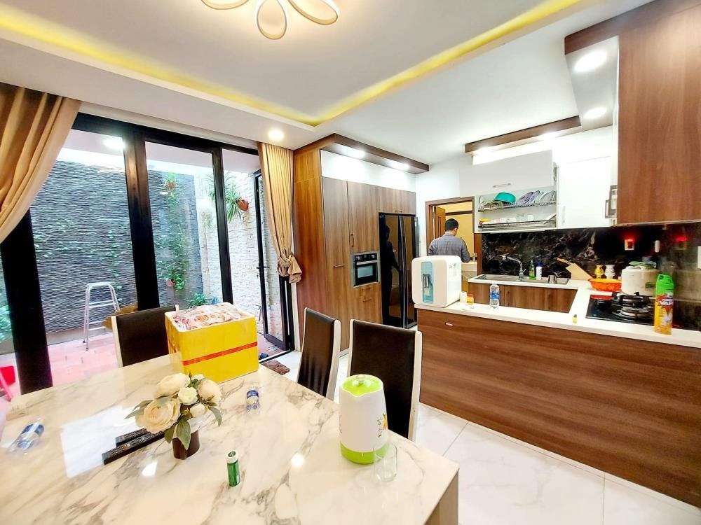 Bán nhà 5 tầng Tô Hiến Thành, 53m2, 12.5 tỷ - Xe Hơi Thông, Full Nội Thất