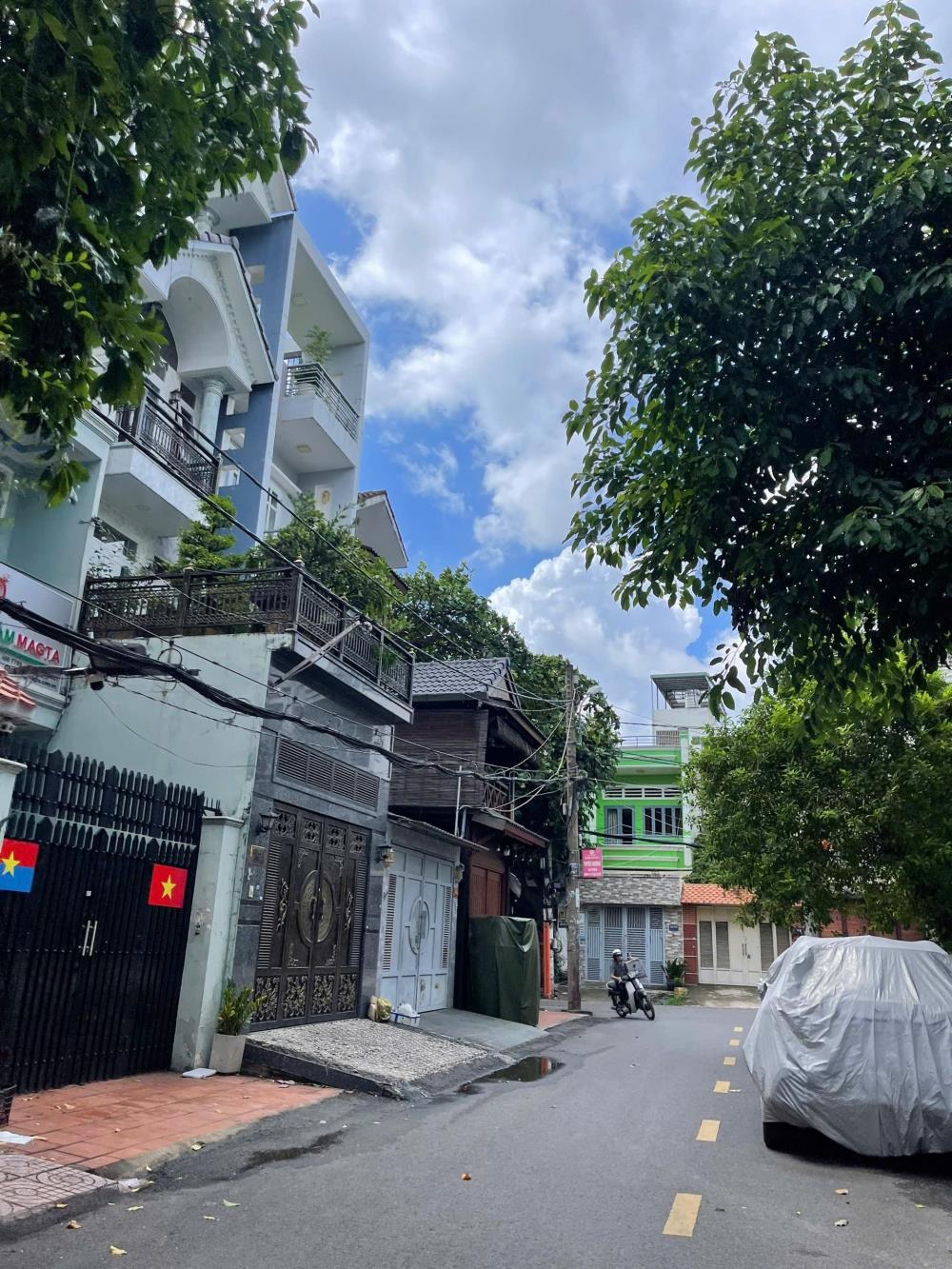 Bán đất Gò Vấp gần Dương Quảng Hàm, Hẻm 5m, Ô Tô Tận Cửa - Giá 7 tỷ