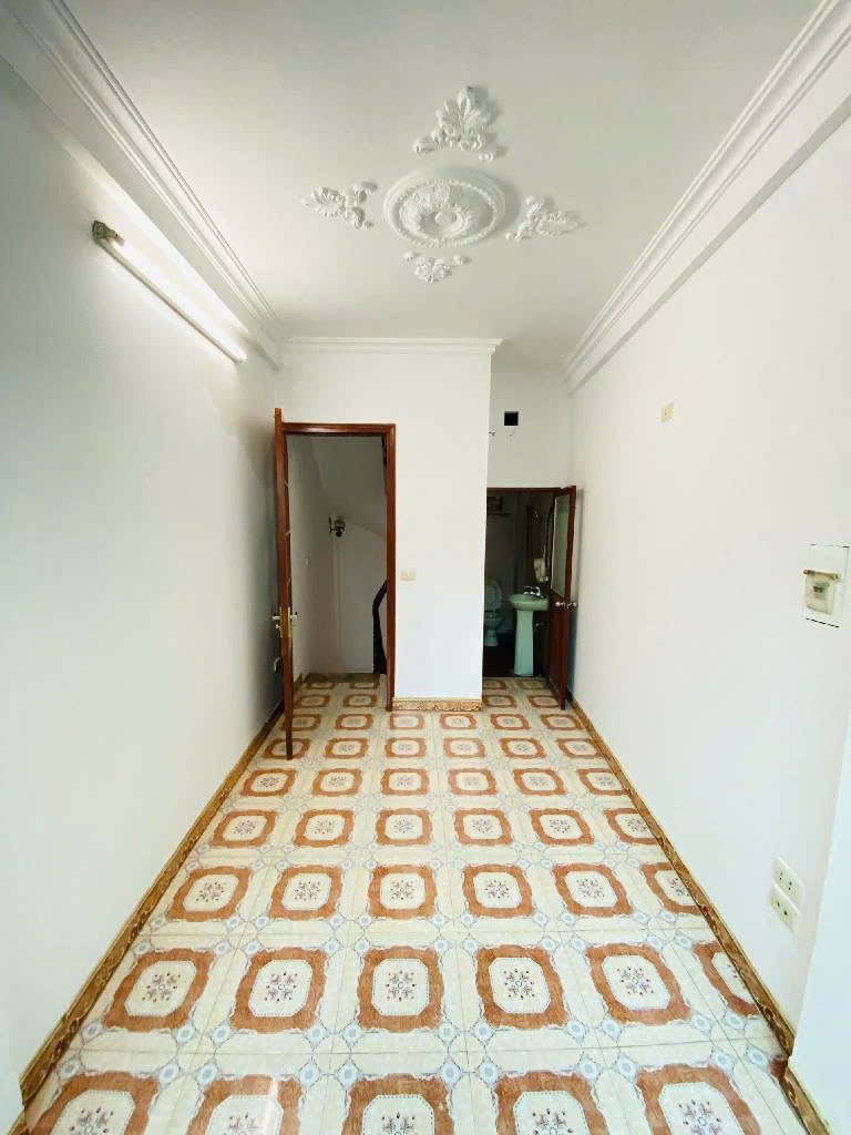 Bán nhà Tôn Đức Thắng, Đống Đa - 4.85 tỷ - Ô tô đỗ cửa, gần phố