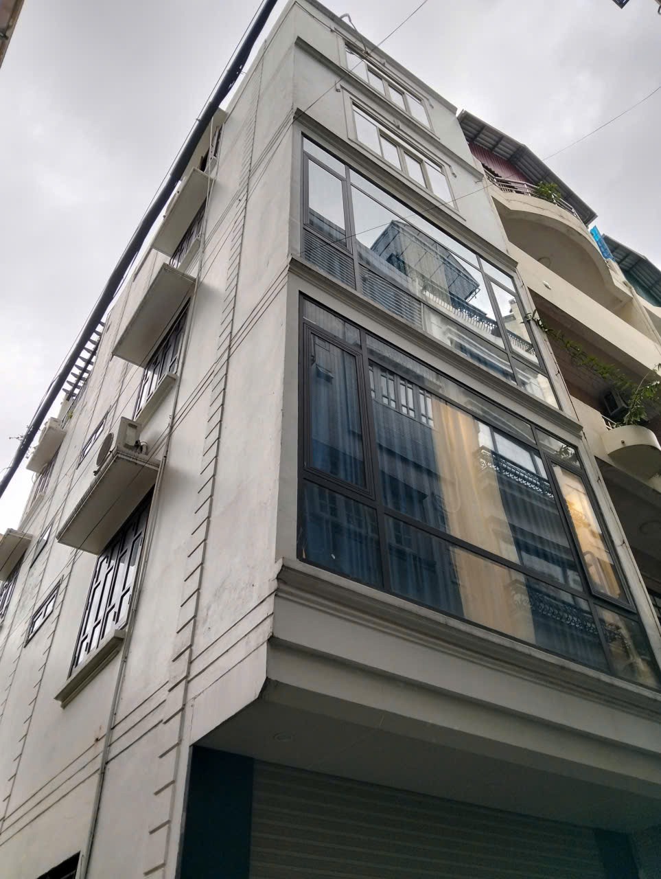 Bán nhà lô góc Nguyễn Ngọc Vũ - 95m² x 5 tầng - Giá 20 tỷ