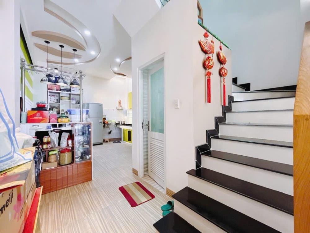 Nhà 3 Tầng Khu VIP, Hẻm 8m, An Ninh - Giá 10 Tỷ
