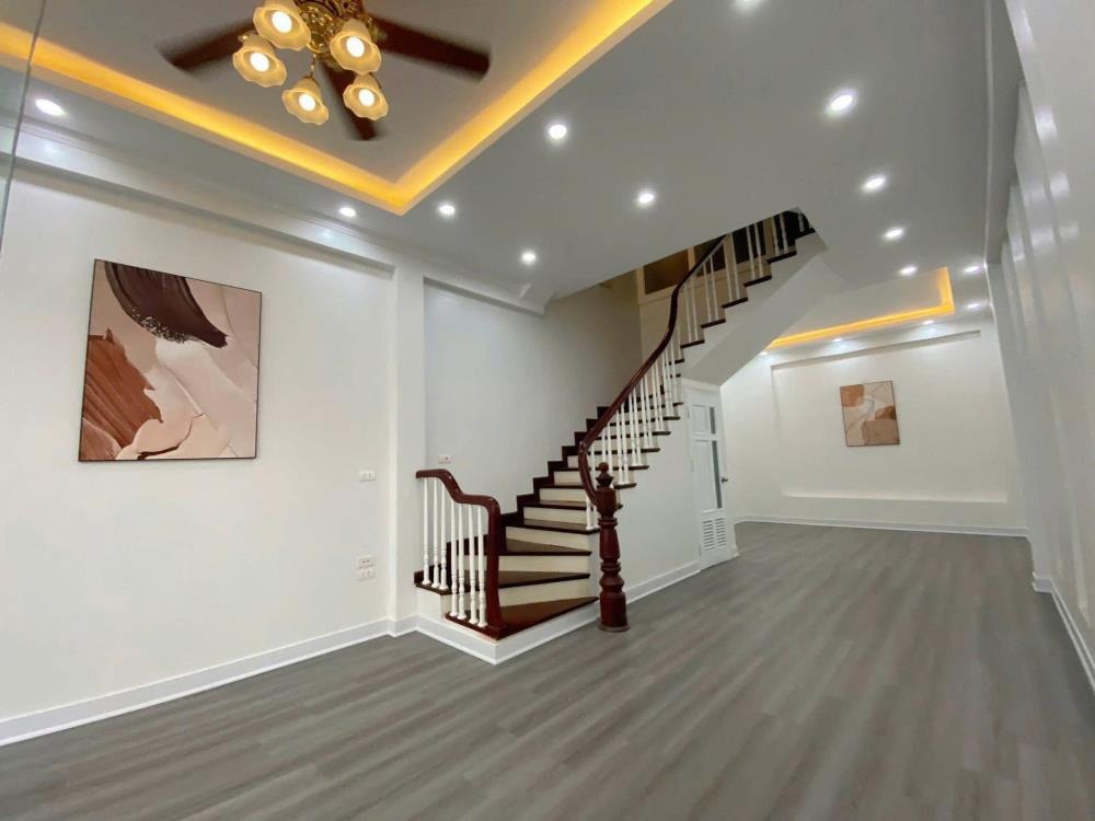 Bán nhà Nguyễn Khang - 6 Tầng, Ô Tô Vào Nhà, Kinh Doanh - Giá Tốt