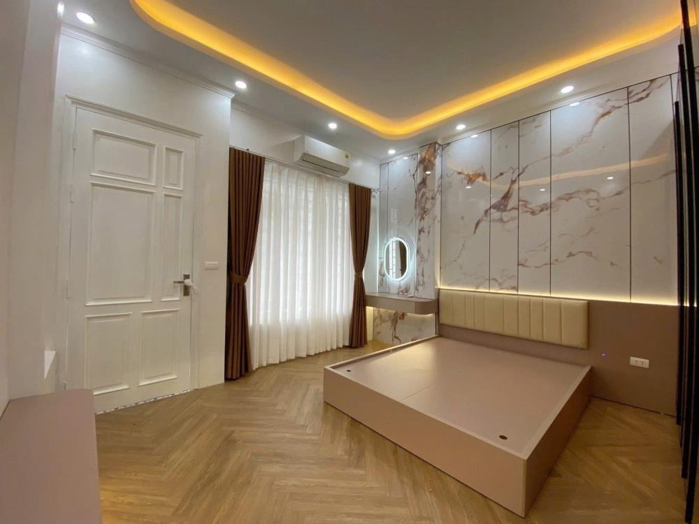 Bán nhà Nguyễn Khang - 6 Tầng, Ô Tô Vào Nhà, Kinh Doanh - Giá Tốt