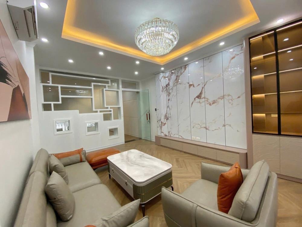 Bán nhà Nguyễn Khang - 6 Tầng, Ô Tô Vào Nhà, Kinh Doanh - Giá Tốt