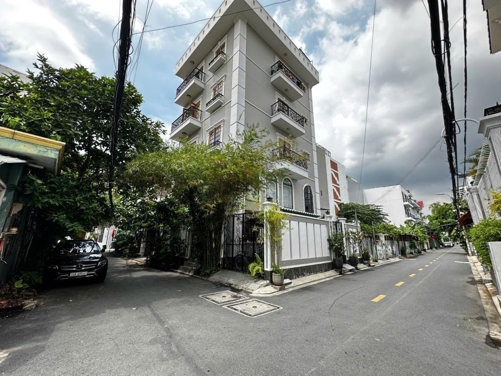 Bán Biệt Thự Góc 2 Mặt Tiền Trần Đình Xu, Quận 1 - 9x30m, Giá Tốt