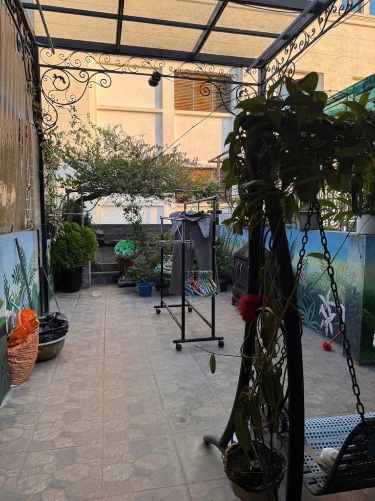 Bán nhà nghi tàm 5 tầng, thang máy, 2 thoáng - Vị trí đẹp, giá 18 tỷ