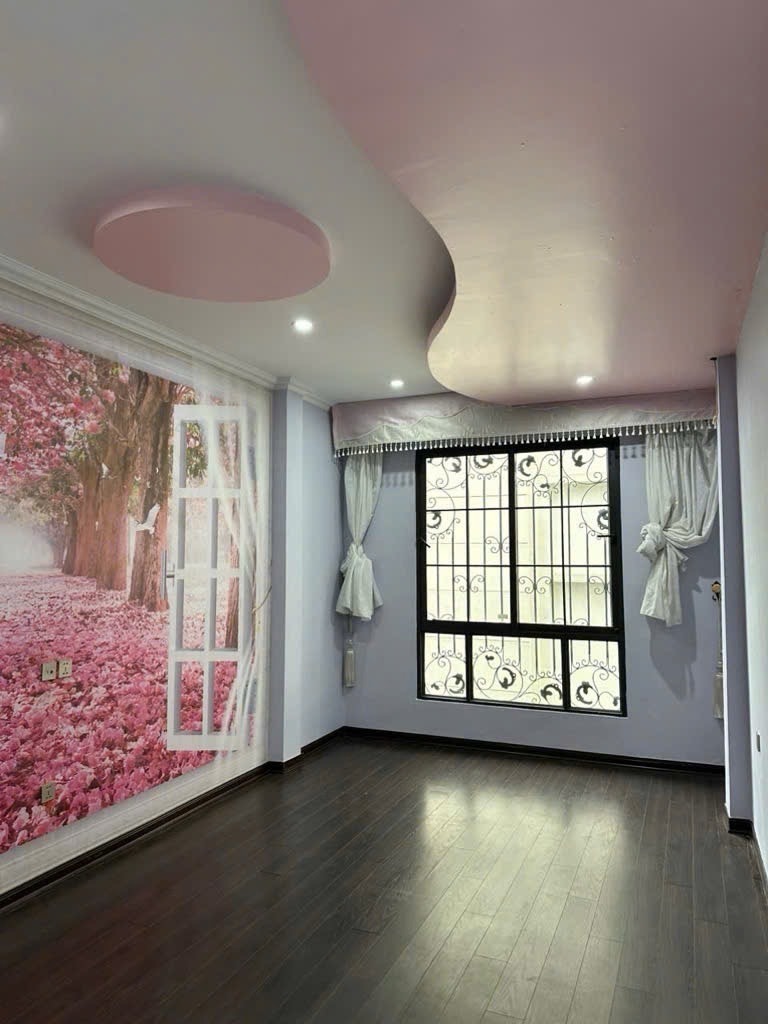 Bán nhà nghi tàm 5 tầng, thang máy, 2 thoáng - Vị trí đẹp, giá 18 tỷ