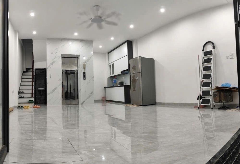 Siêu phẩm nhà phố Đội Cấn - Ba Đình: Thang máy, Full Nội thất, Ô tô đỗ cửa