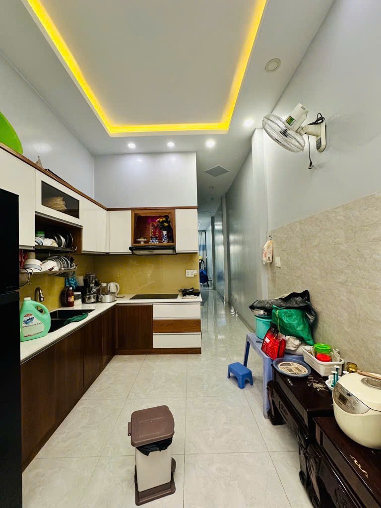 Bán nhà Thủ Đức - Linh Tây - Hẻm Xe Tải - 90m2 - Chỉ 6 Tỷ