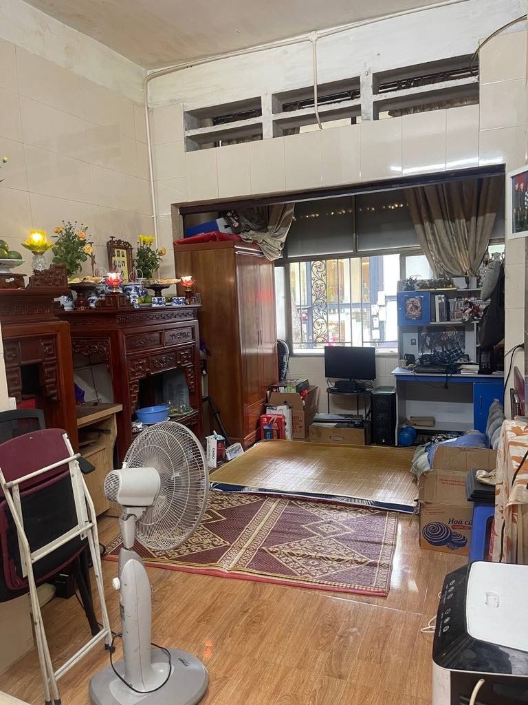 Nhà Mặt Phố Bà Triệu - Vị Trí Đắc Địa - Kinh Doanh Sinh Lời