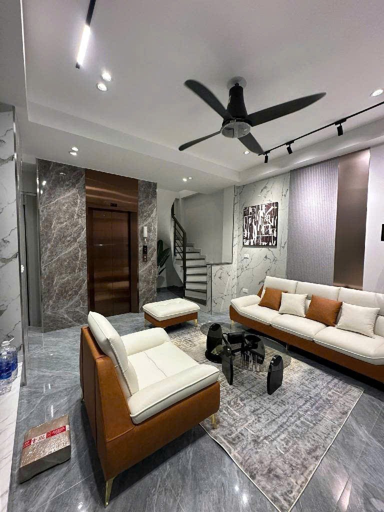 Bán nhà Trần Quý Cáp 45m² 7 tầng, Mặt tiền 4.5m - 11.85 tỷ