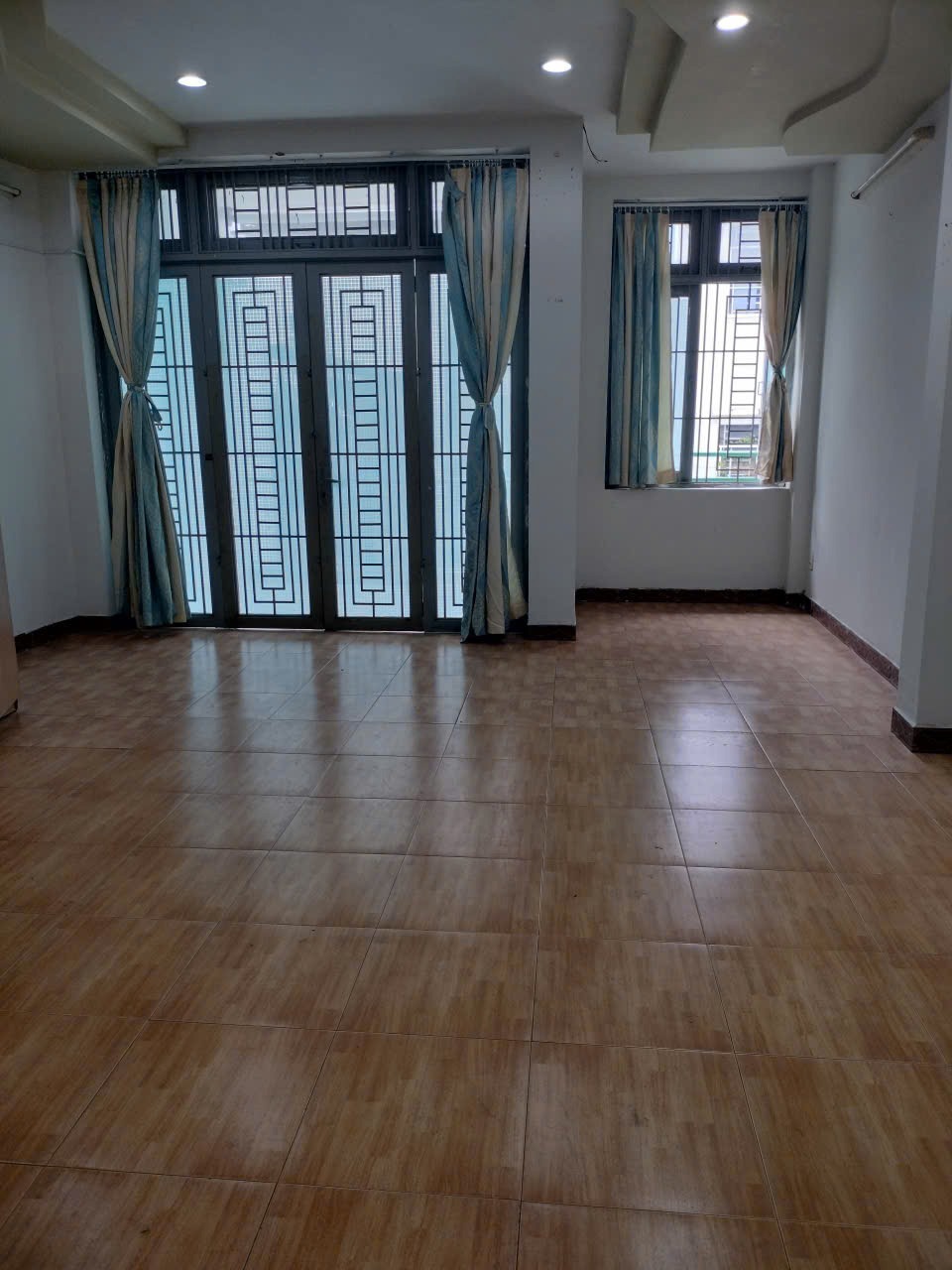 Bán nhà 4 tầng, 111m2, hẻm 7m Tô Hiến Thành, Quận 10 - Vị trí trung tâm, pháp lý rõ ràng