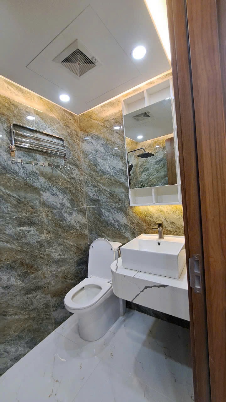 Bán căn hộ 3PN mặt đường Trung Kính, Cầu Giấy - Giá 7 tỷ +