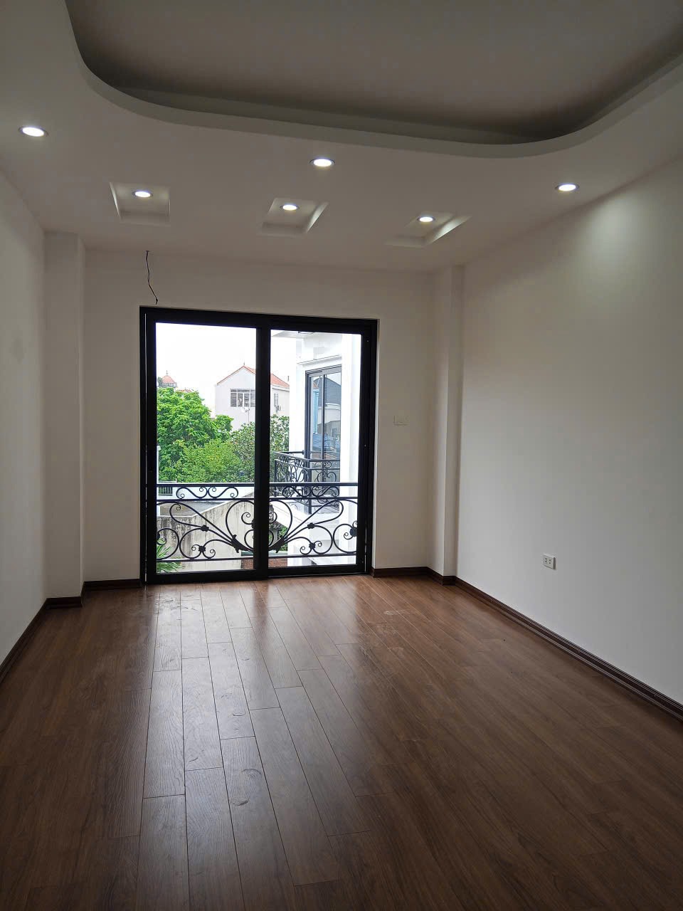 Bán Nhà 4 Tầng Đẹp, Giá Nhỉnh 3 Tỷ - Cạnh KĐT Vin, Gần Vành Đai 4 - Tam Hưng