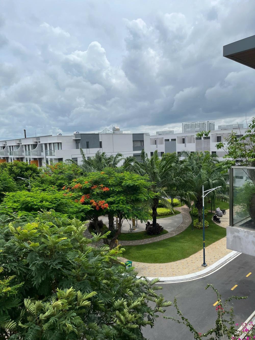 Bán nhà 4 tầng hiện đại, sang trọng tại [Khu vực] - Giá 16.5 tỷ