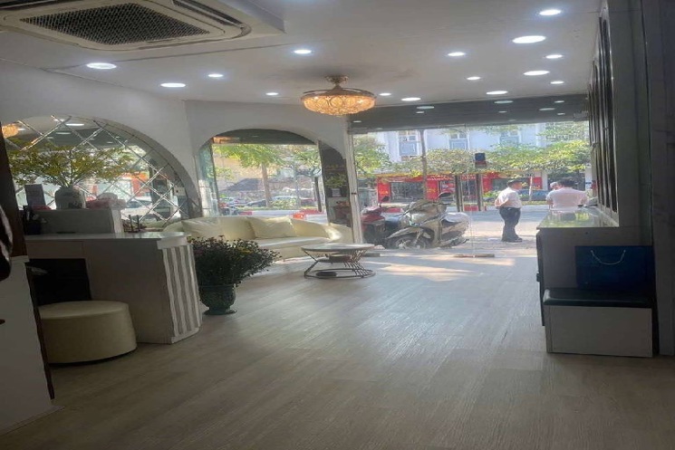 NHÀ MẶT PHỐ-TT CẦU GIẤY 26M x6 TẦNG CHỈ 15,2 TỶ,VỈA HÈ RỘNG,KINH DOANH ĐỈNH
