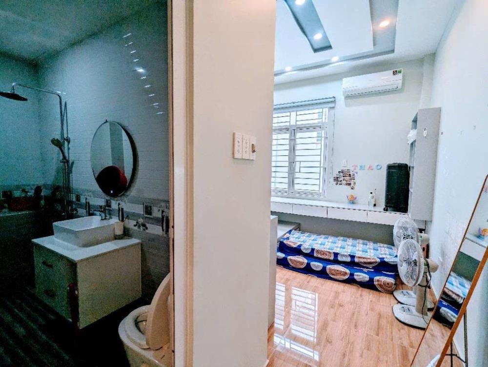 Bán Nhà HXH 74.7m² Quận 7 - Giá 7.9 Tỷ - Vị Trí Đắc Địa