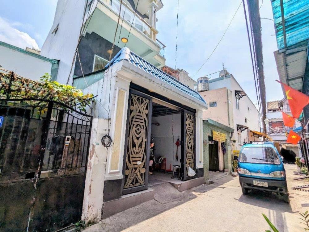Bán Nhà HXH 74.7m² Quận 7 - Giá 7.9 Tỷ - Vị Trí Đắc Địa