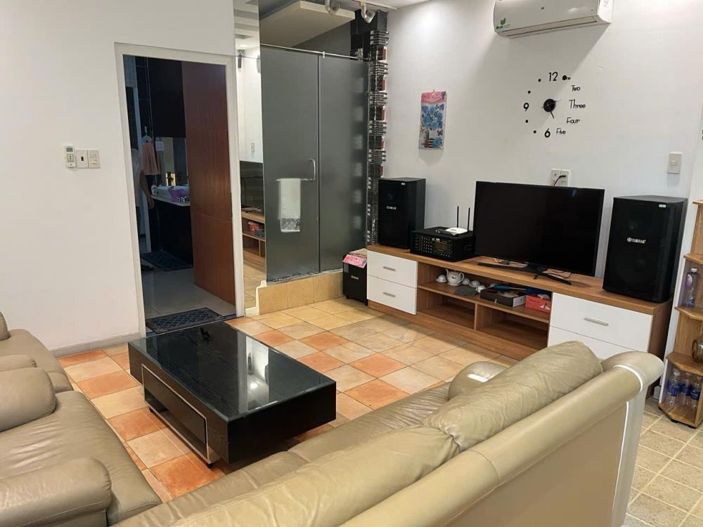 Bán Nhà Mặt Tiền Góc 3 Tháng 2 & Lý Nam Đế, Quận 11 - Vị Trí Đắc Địa