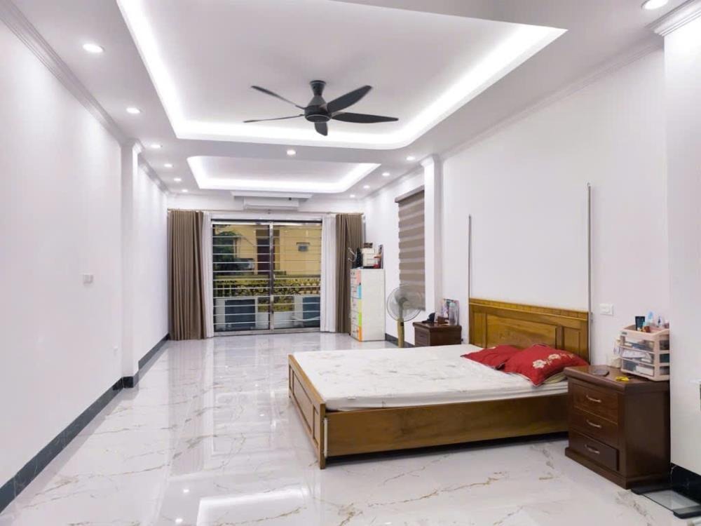 Bán nhà Trần Đại Nghĩa 70m2, 5 tầng, thang máy, lô góc, ô tô vào tận nhà