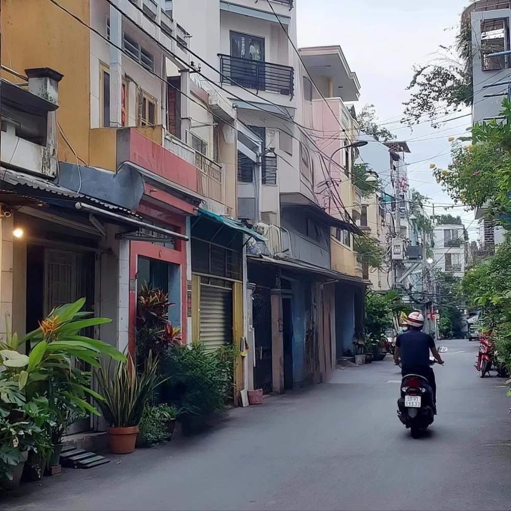 Bán nhà mới 5 tầng, Chợ Bàn Cờ - Xe Hơi Ngủ Trong Nhà, Giá 12.8 tỷ