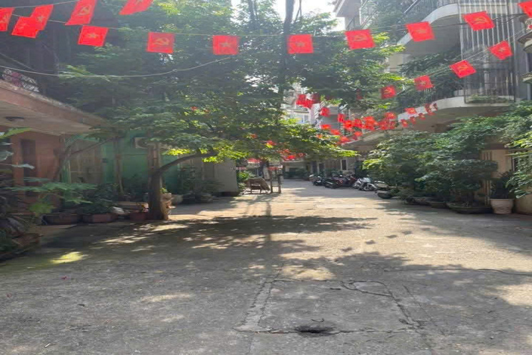 SIÊU PHẨM MẶT PHỐ NGHĨA TÂN SIÊU PHẨM CẦU GIẤY CHÙA HÀ.
1MẶT PHỐ - 1 MẶT NGÕ KINH DOANH SẦM UẤT