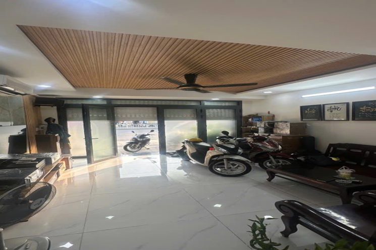 Vị Trí Vàng MTKD Dương Quảng Hàm Nhà Đẹp Sẵn Ở Kinh Doanh