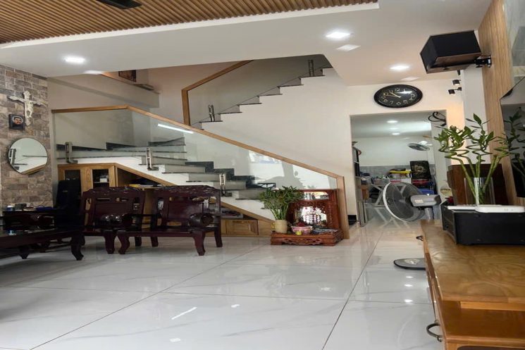 Vị Trí Vàng MTKD Dương Quảng Hàm Nhà Đẹp Sẵn Ở Kinh Doanh