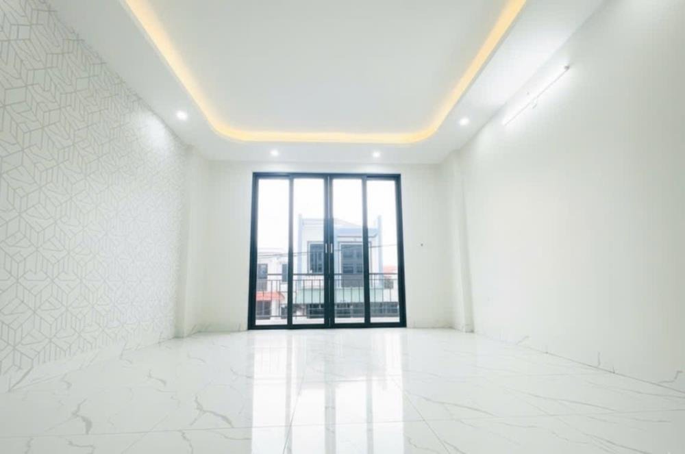 Bán nhà lô góc, nở hậu tại Trung tâm Cầu Giấy - Trần Thái Tông - 12.3 tỷ
