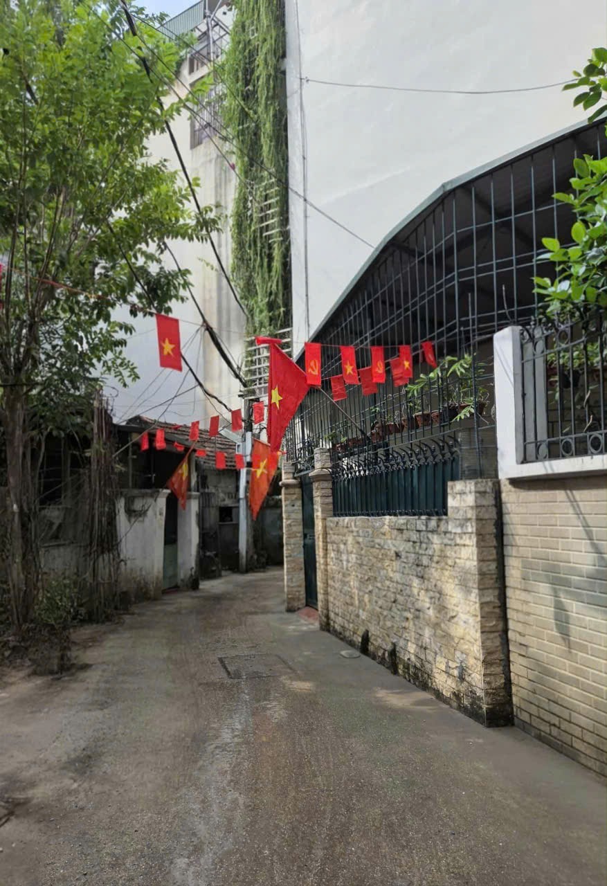 Bán Đất Lạc Long Quân 85m2 Lô Góc - Giá 12.5 Tỷ - Vị Trí Đẹp, Tiềm Năng Sinh Lời
