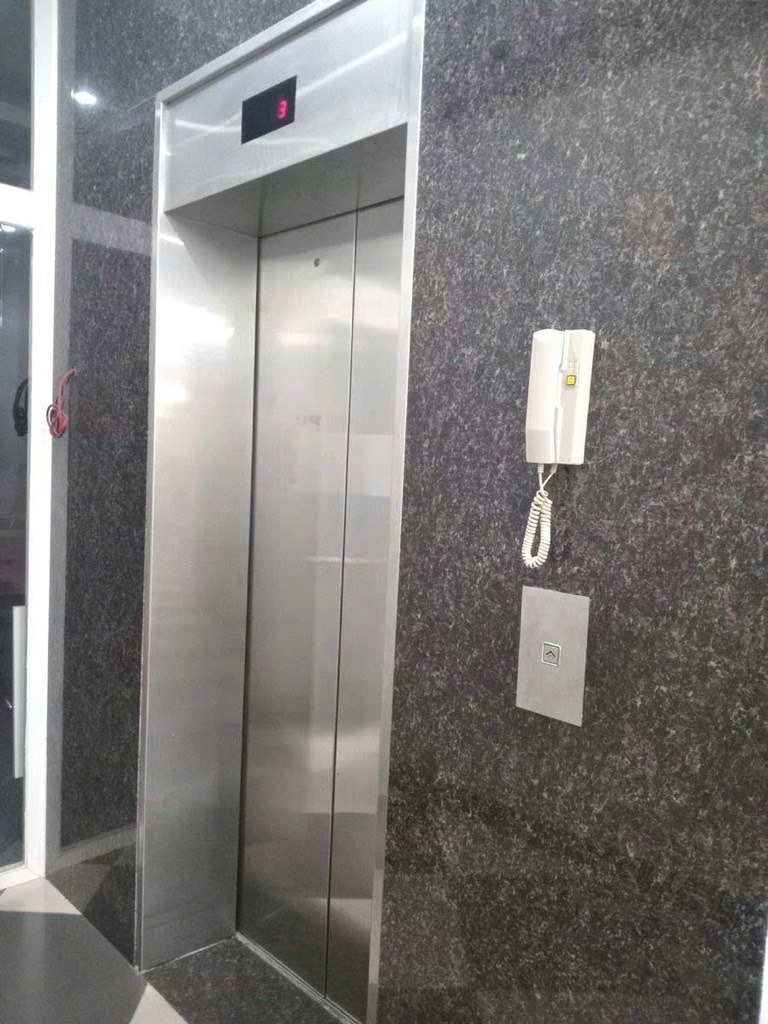 Bán Tòa Nhà Mặt Phố Láng - Dòng Tiền 80Tr/Tháng - Lô Góc 8 Tầng - Vị Trí Đỉnh Cao