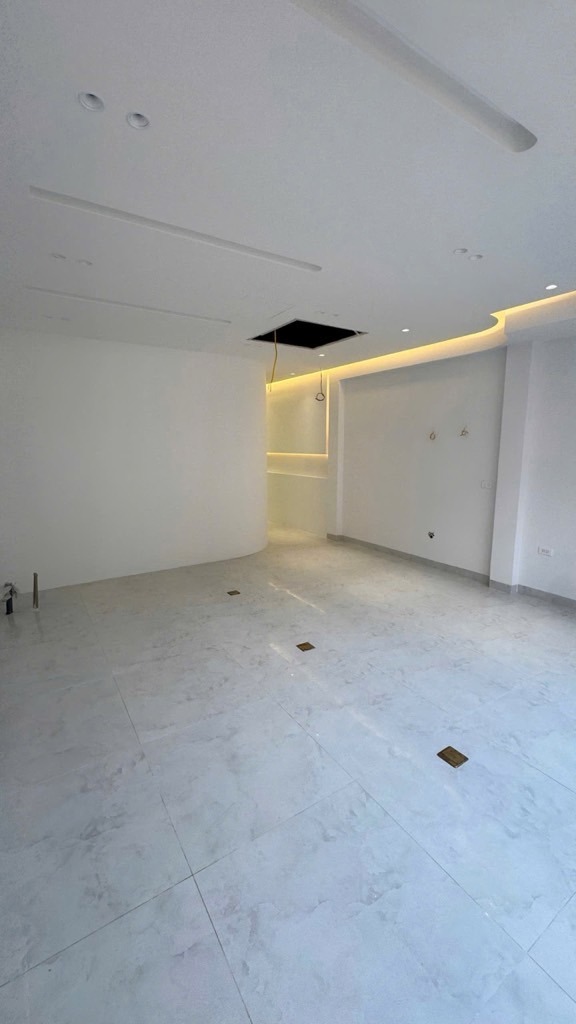 Bán Tòa Nhà Mặt Phố Láng - Dòng Tiền 80Tr/Tháng - Lô Góc 8 Tầng - Vị Trí Đỉnh Cao
