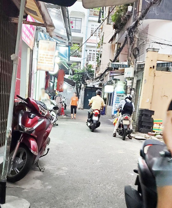 Nhà 3 Tầng, Hẻm Xe Hơi Hoàng Hoa Thám - 77m2, Giá Hơn 13 Tỷ TL