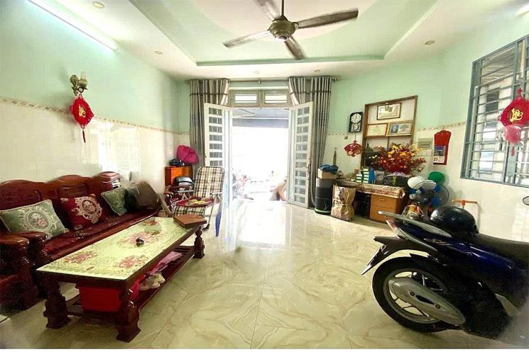 VỊ TRÍ VÀNG - OTO CẤT VÀO NHÀ - GÒ DẦU ,TÂN PHÚ - NGANG RỘNG 5,3M - SỔ HỒNG CHÍNH CHỦ, GIÁ CHỈ HƠN
