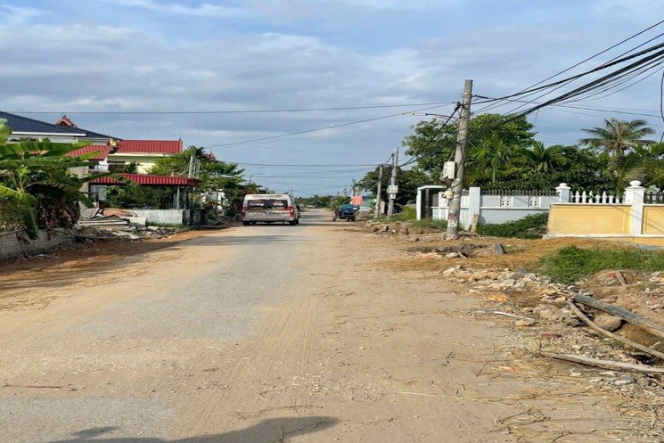 9xx tr 88.9m2 Kính Trực Tân Phong Zalo 0567222555