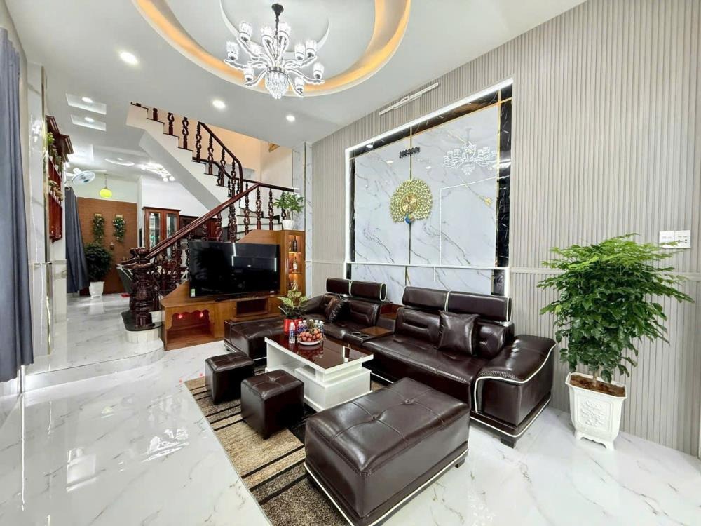 Bán Nhà Phường Hiệp Thành Quận 12 - 4x15, 4 Tầng, Hẻm Xe Hơi - 5.9 Tỷ