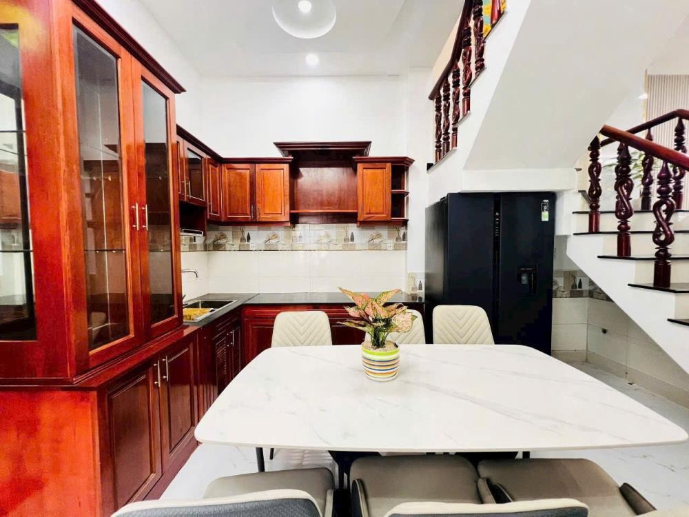 Bán Nhà Phường Hiệp Thành Quận 12 - 4x15, 4 Tầng, Hẻm Xe Hơi - 5.9 Tỷ