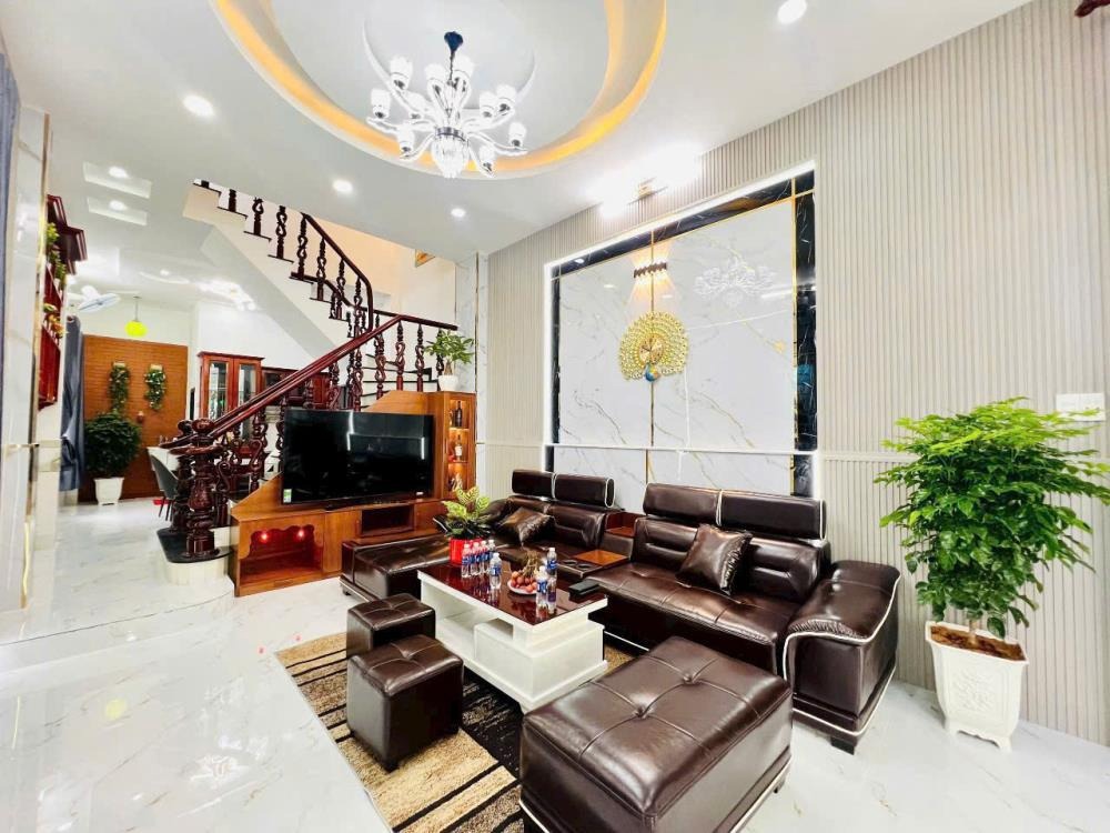 Bán Nhà Phường Hiệp Thành Quận 12 - 4x15, 4 Tầng, Hẻm Xe Hơi - 5.9 Tỷ