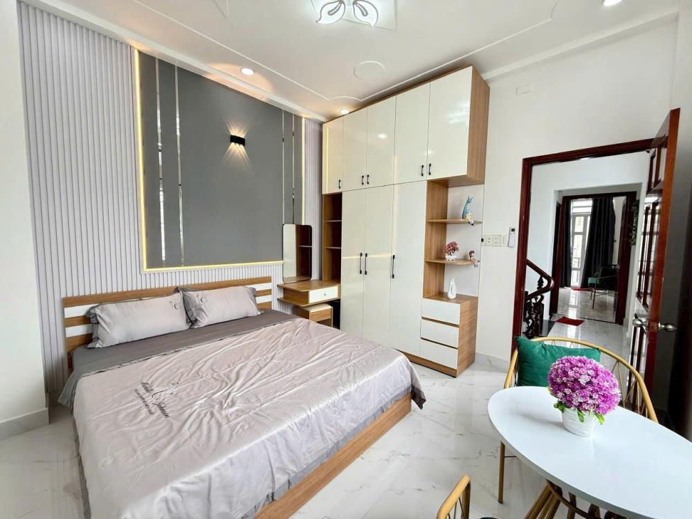 Bán Nhà Phường Hiệp Thành Quận 12 - 4x15, 4 Tầng, Hẻm Xe Hơi - 5.9 Tỷ