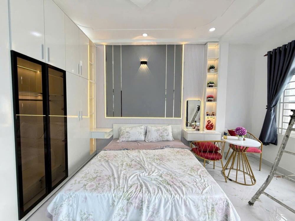 Bán Nhà Phường Hiệp Thành Quận 12 - 4x15, 4 Tầng, Hẻm Xe Hơi - 5.9 Tỷ